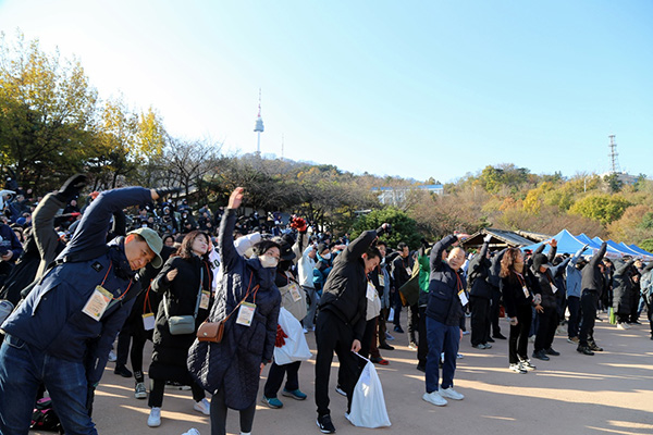 섬산련 장학재단, '2023 섬유패션인 한마음 걷기대회'개최 285-Image